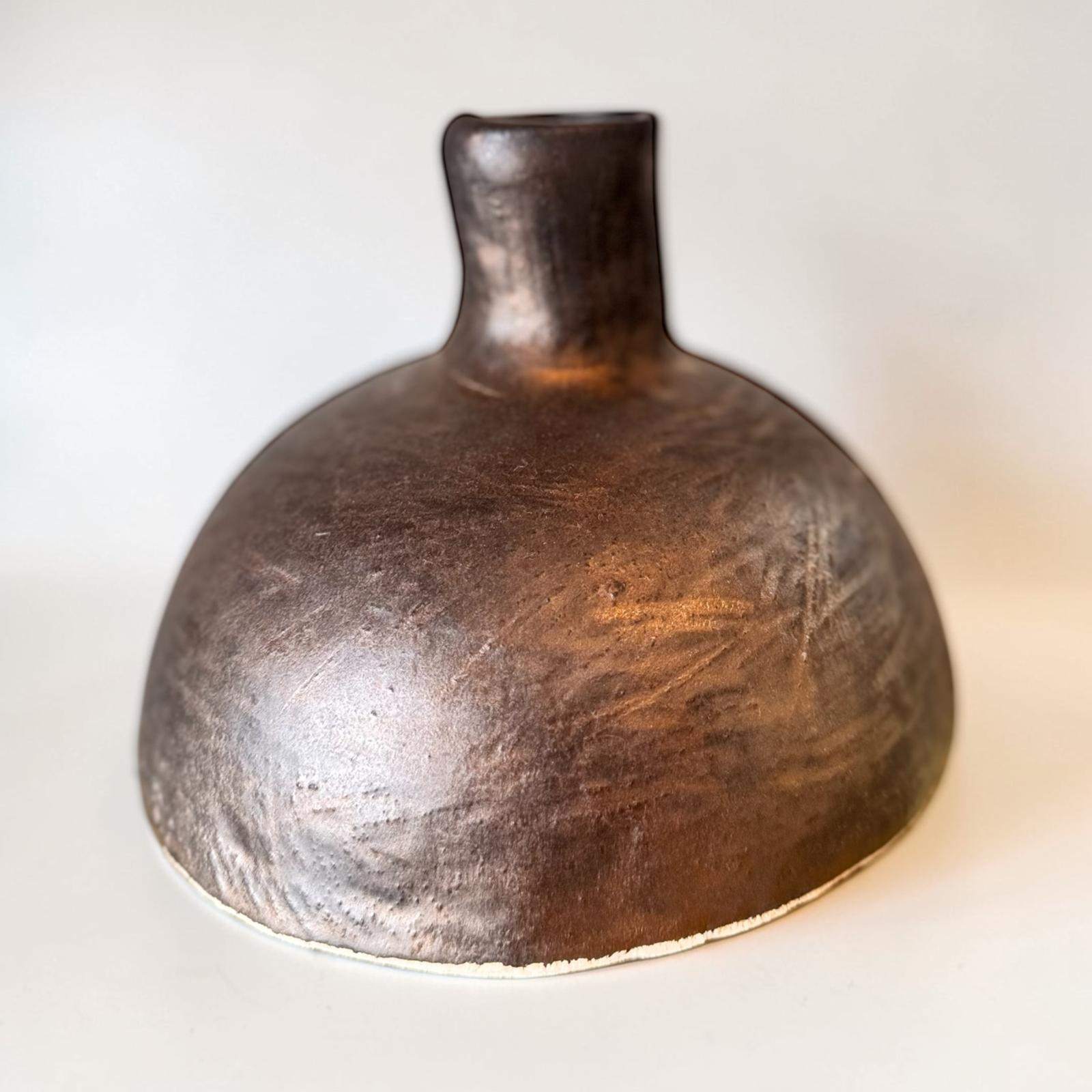 Vase coulée de lave